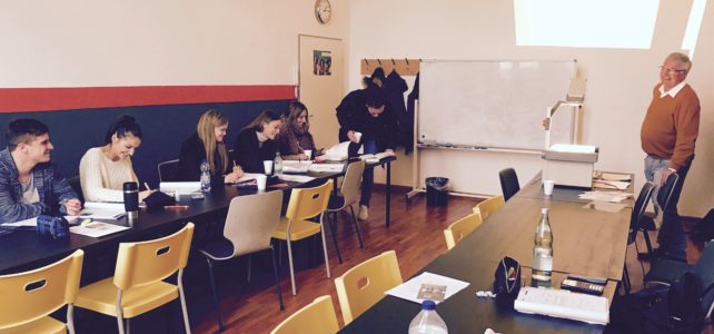 Mathematik-I-Seminar ???? Verschiebung des Seminarstarts